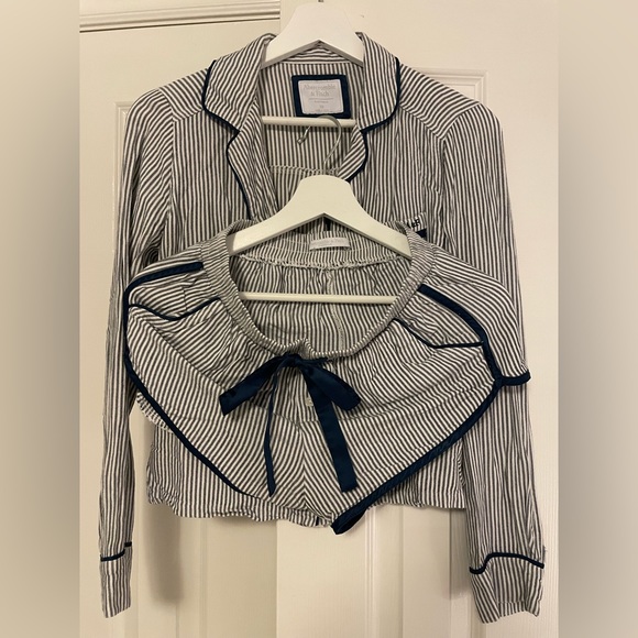 Abercrombie and Fitch XS stripped pajamas - Picture 1 of 4